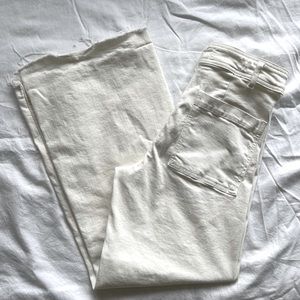Gently used- Zara White Ecru HIGH-WAISTED ZW SAILOR STRAIGHT JEANS (US 6)